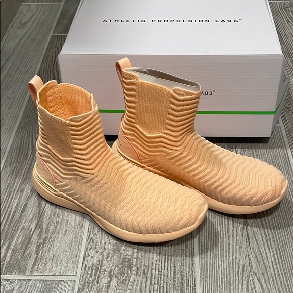 APL Shoes - APL Women's Sneakers in Peach